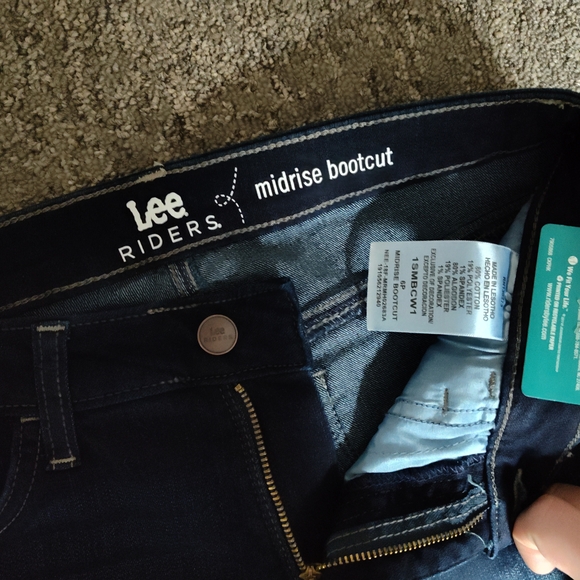 Lee Women's Stretchy Deep-Dyed Dark Blue Jeans - Picture 2 of 4